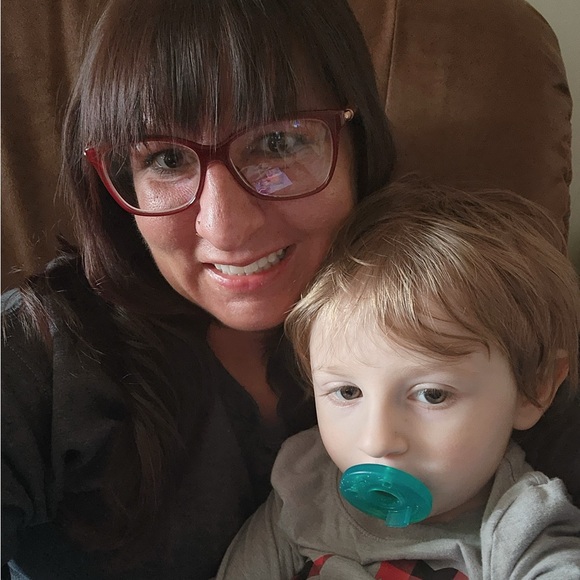 Meet your Posher, Alivia - Picture 2 of 4